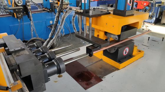 SG40NC Pipe End Forming Machine Operasi 4 Stasiun Untuk 2 Inch Steel Pipe Shrinking